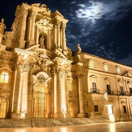 Castello's * Syracuse